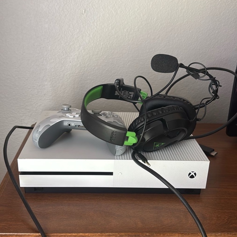 Console with White and Black Design and Headset
